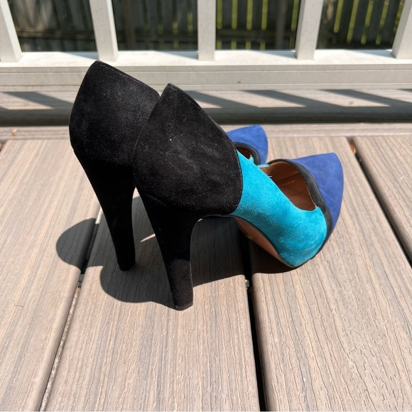 BCBGeneration Elegant Blue and Black Women's Heels - Picture 3 of 11